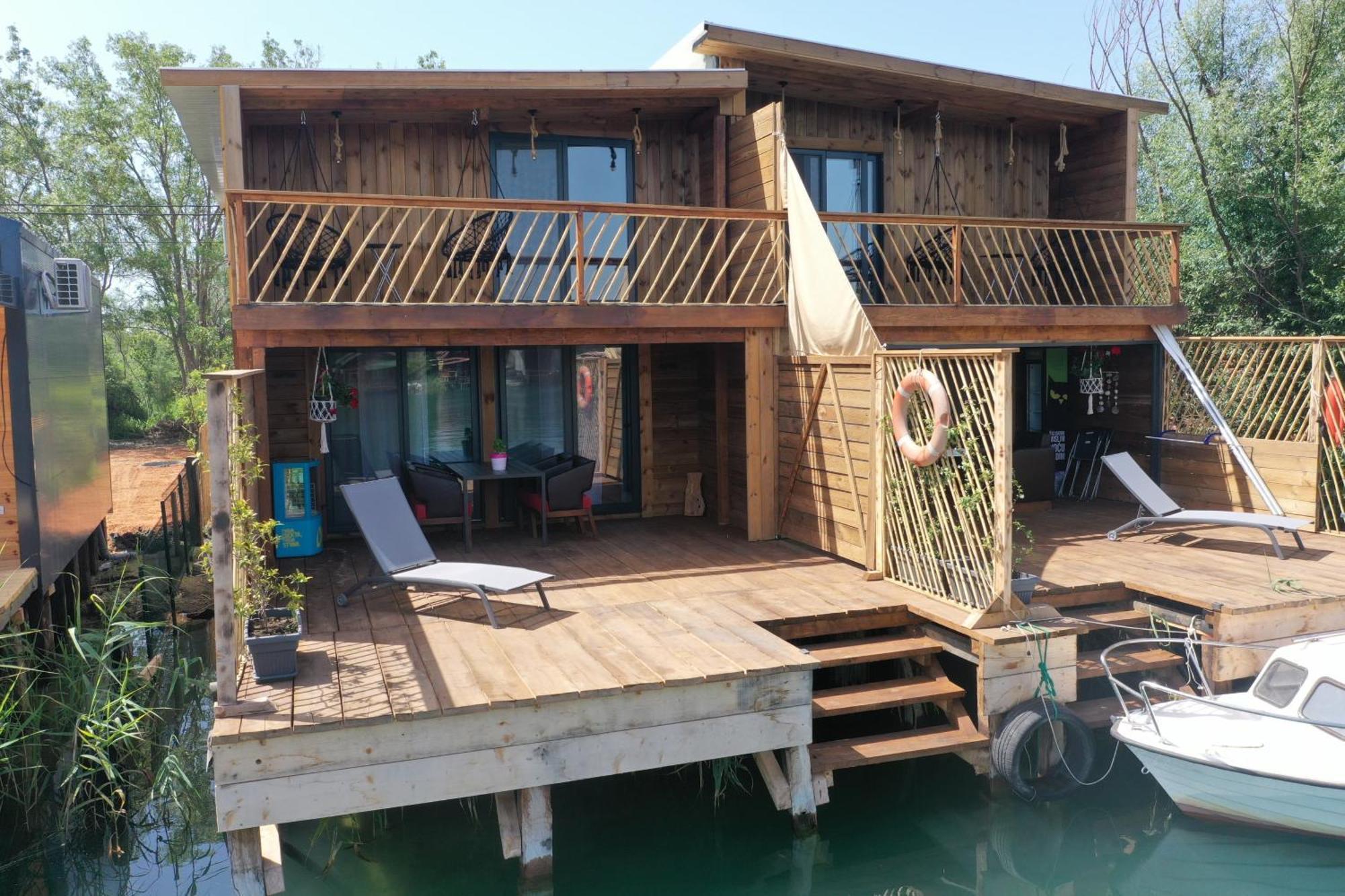 Meris Ulcinj Kültér fotó